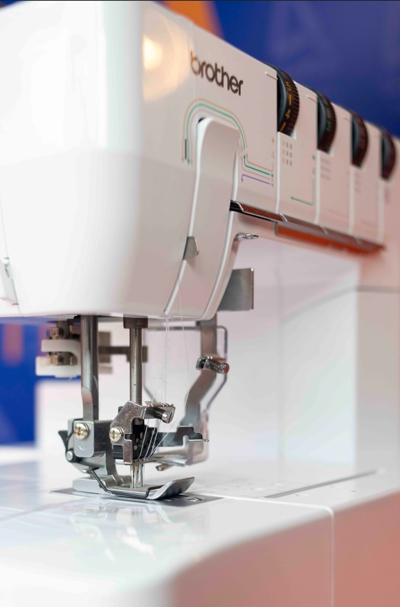 Collareta Brother CV 3550.